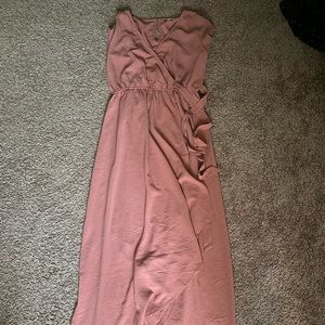 Jodifl dress. Mock wrap with tie waist. Very stretchy.